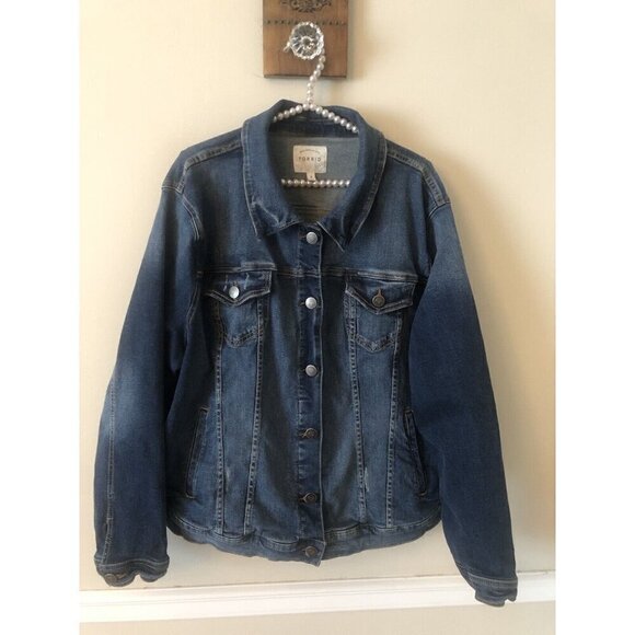 Torrid Womens Size 4 Blue Jean Denim Jacket Distressed Button Front Trucker - Picture 1 of 6